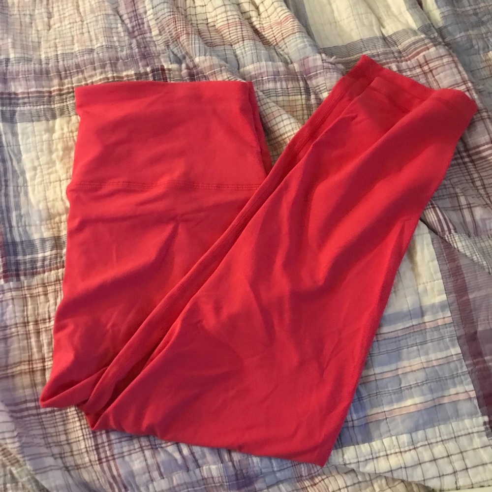 Pink cropped leggings